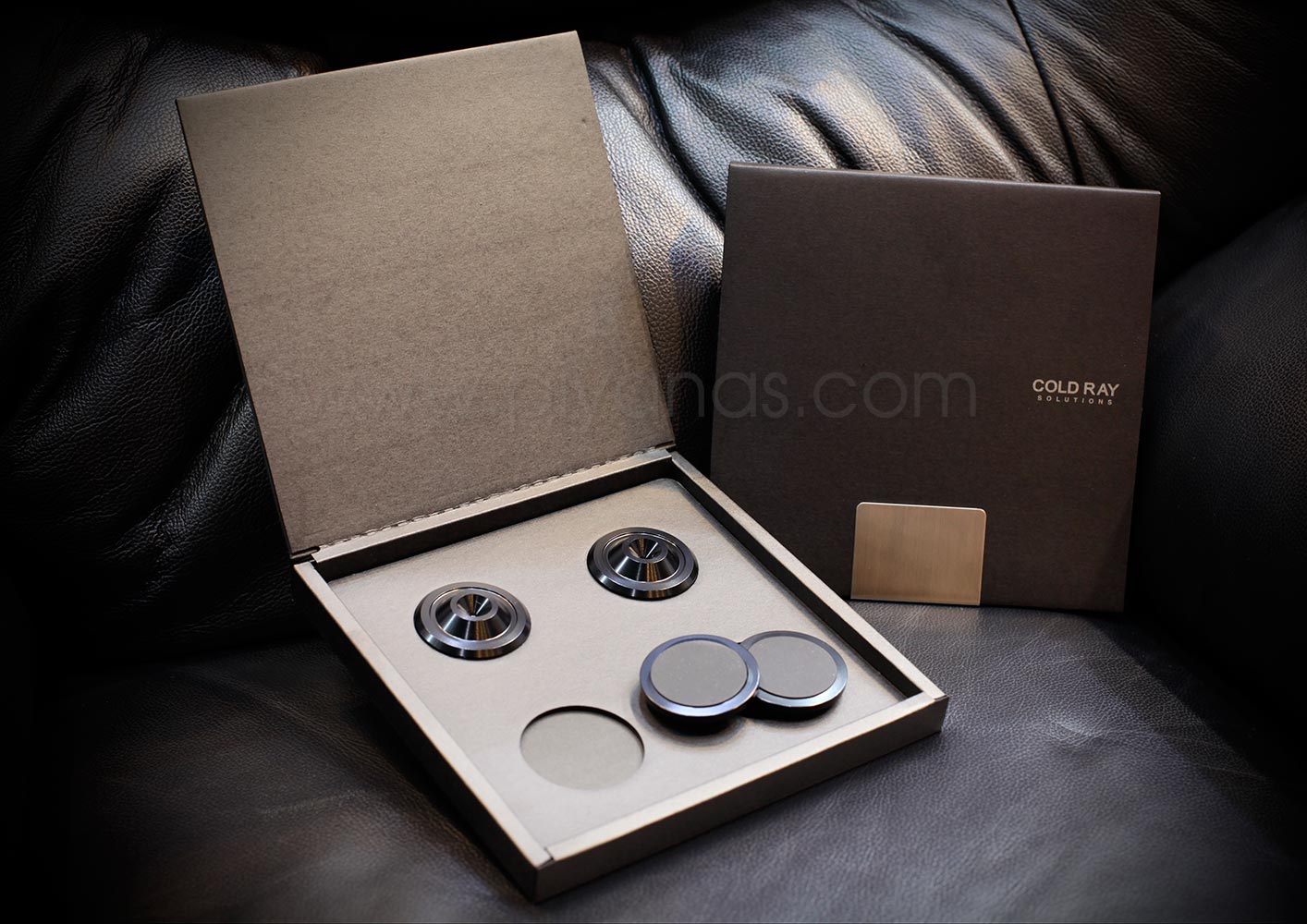 Spike protector 2 Black 
Medium Set of 4