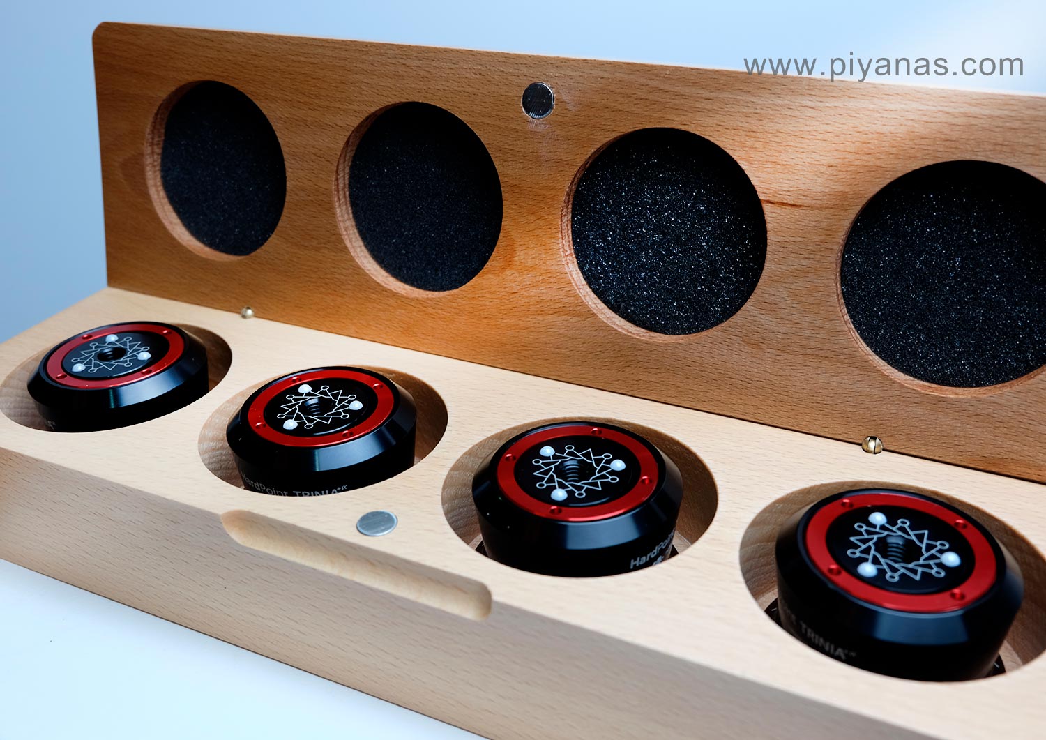 Hardpoint TRINIA (60 mm) 
(Red/Black) Set of 4
