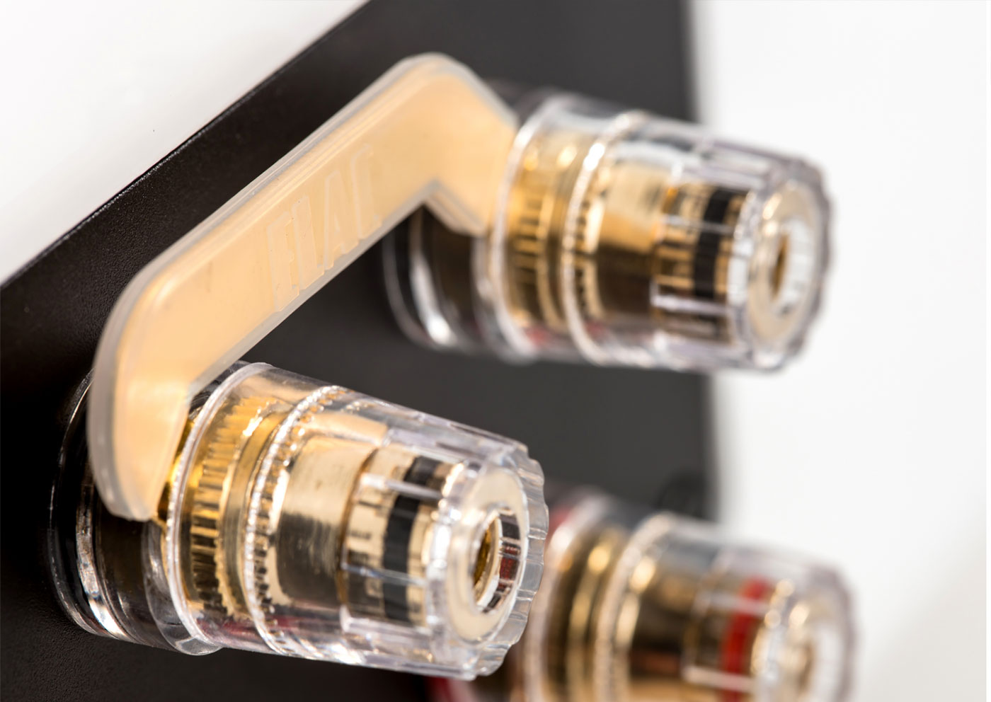 Vela FS 407
(White Highgloss)