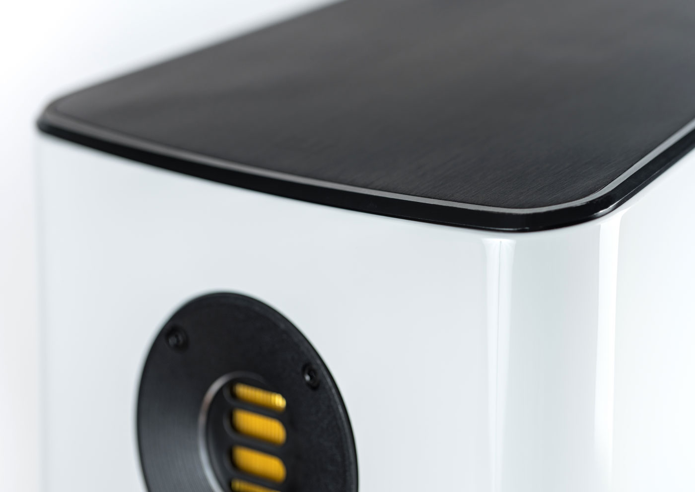 Vela FS 409
(White Highgloss)