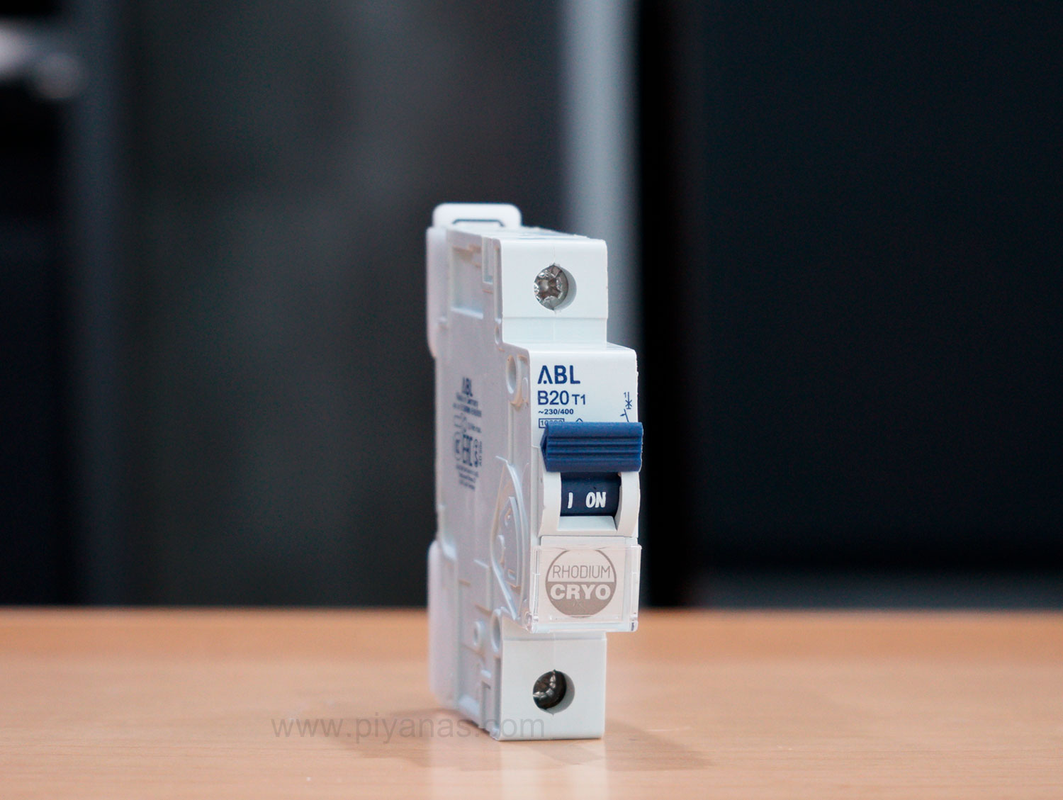 เบรกเกอร์ ABL รุ่น Rhodium Cryo 
ชนิด 1 Pole (ลูกย่อย) ค่า 20A 