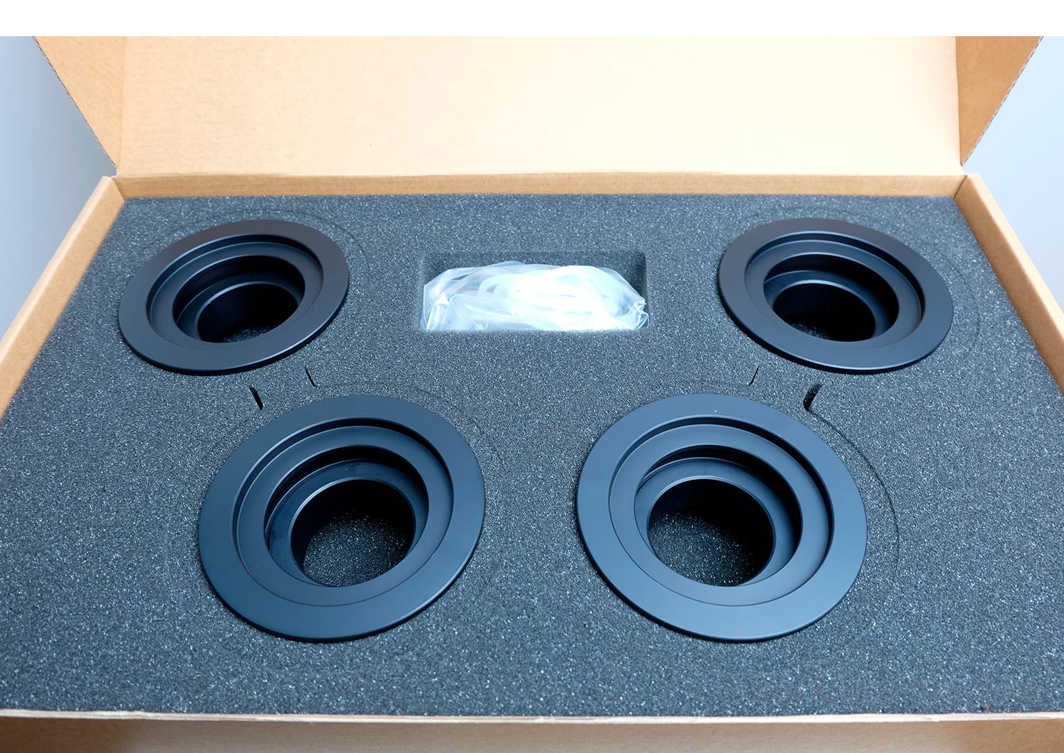 Sound Wings (ตัวรองสาย) 
(สี Silver/Black)/Set of 4