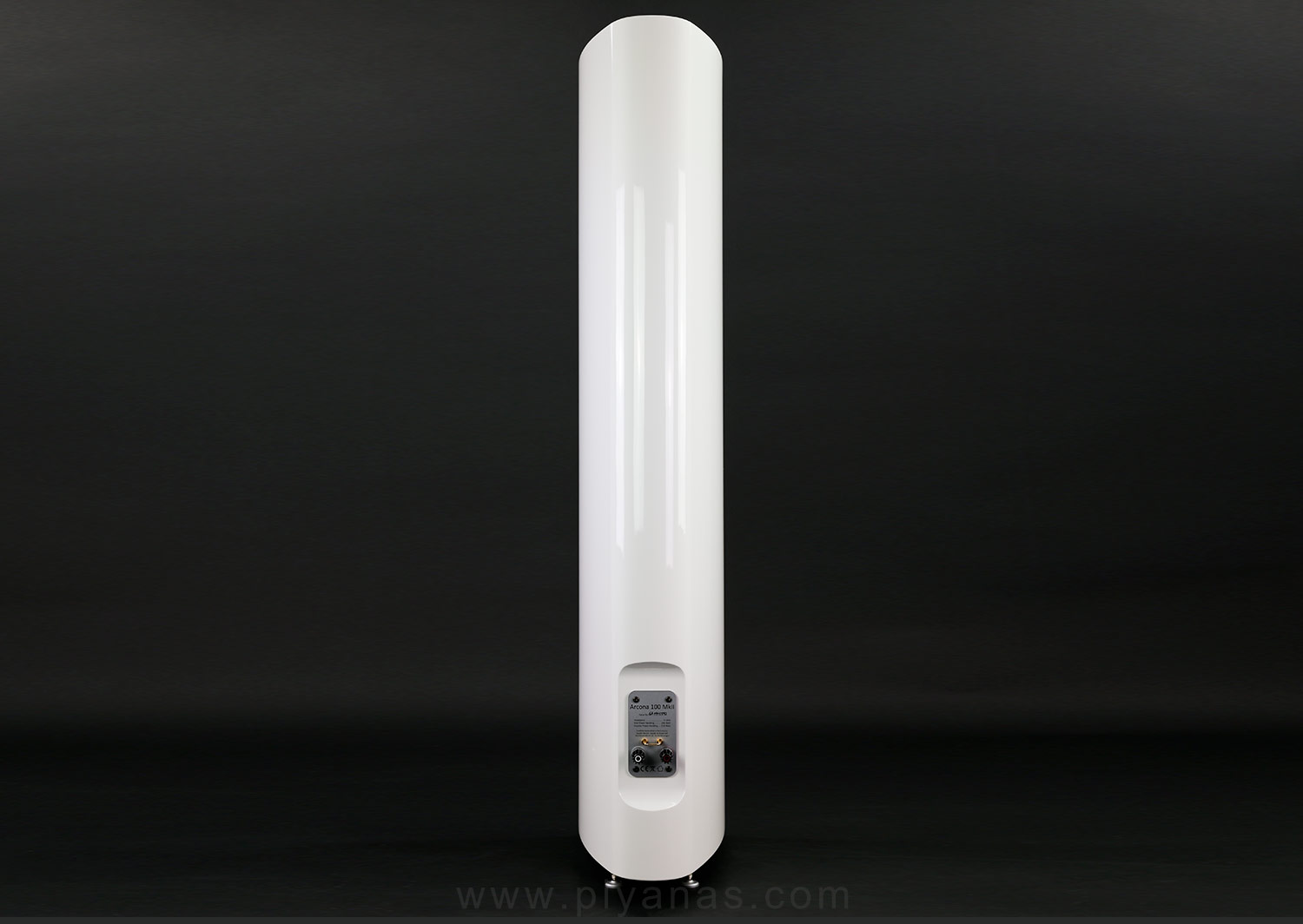 Arcona 100 MK II  
(Piano Highgloss White)