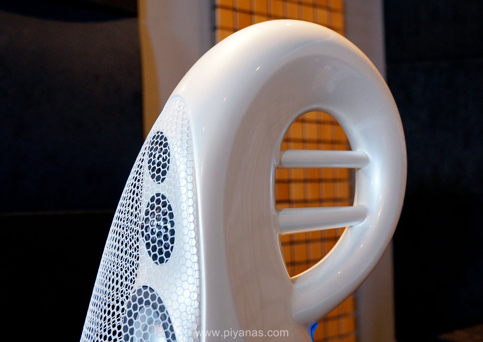 GIYA G4 S2 Internal Crossover 
(Gloss Pearl White)