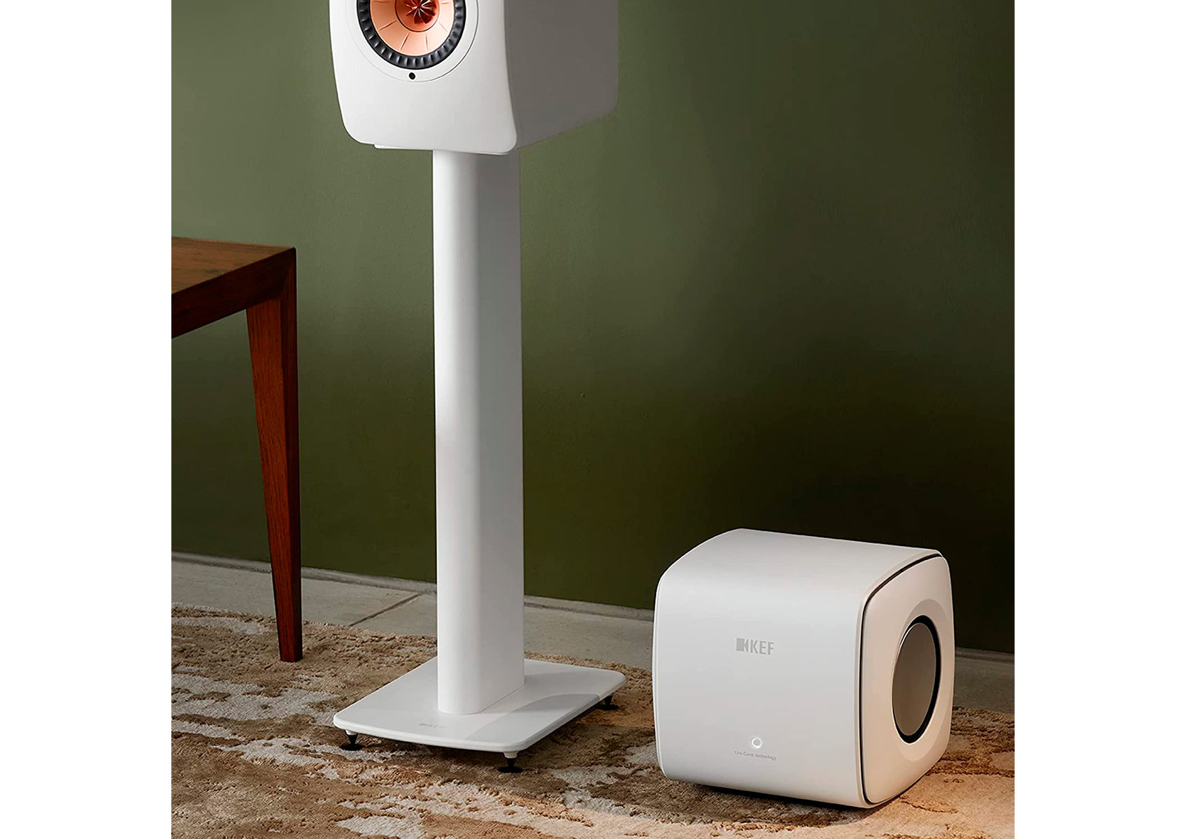KC-62 Subwoofer (White) 

