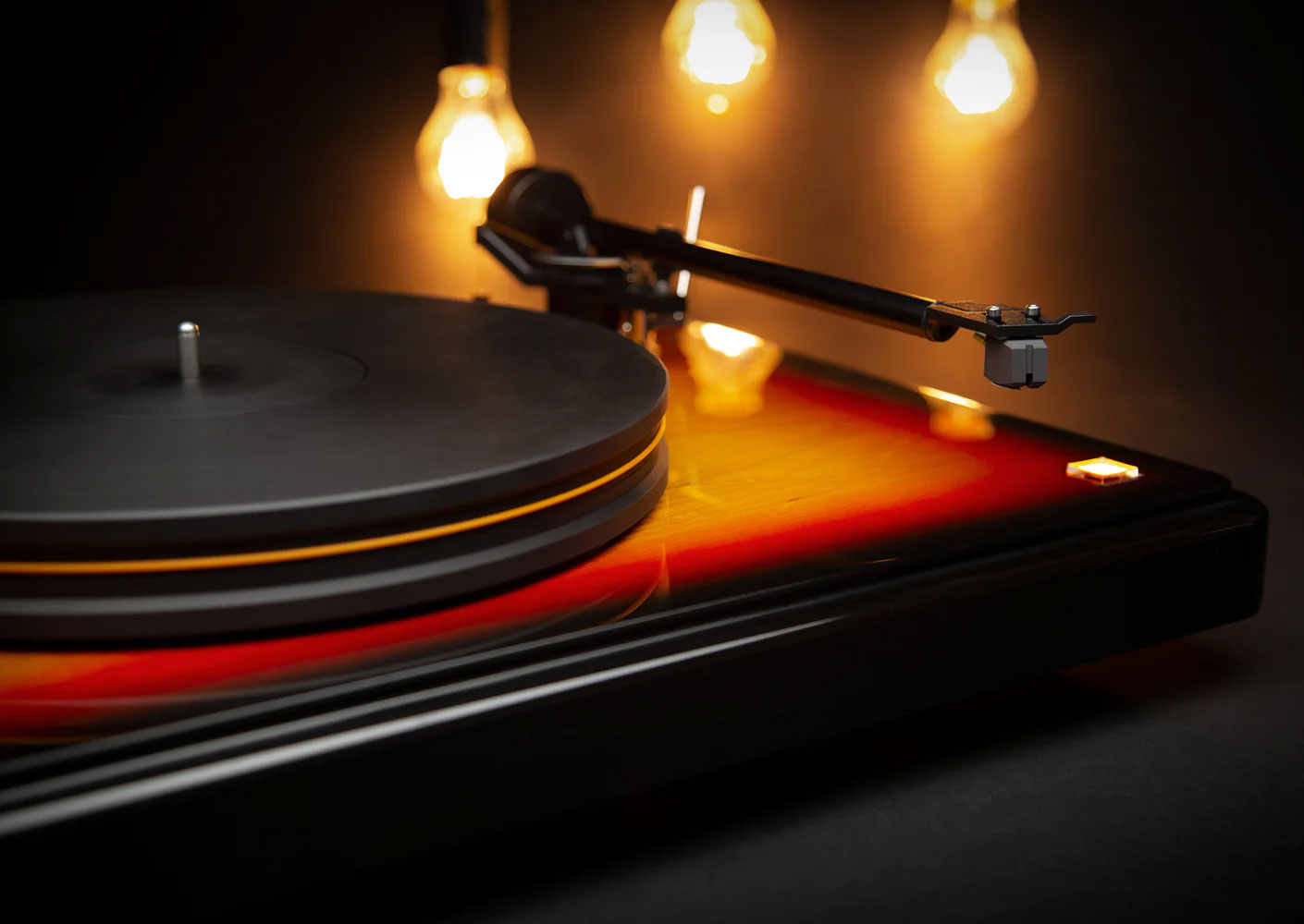 Fender Precisiondeck 
(พร้อมหัวเข็ม รุ่น Master Tracker)