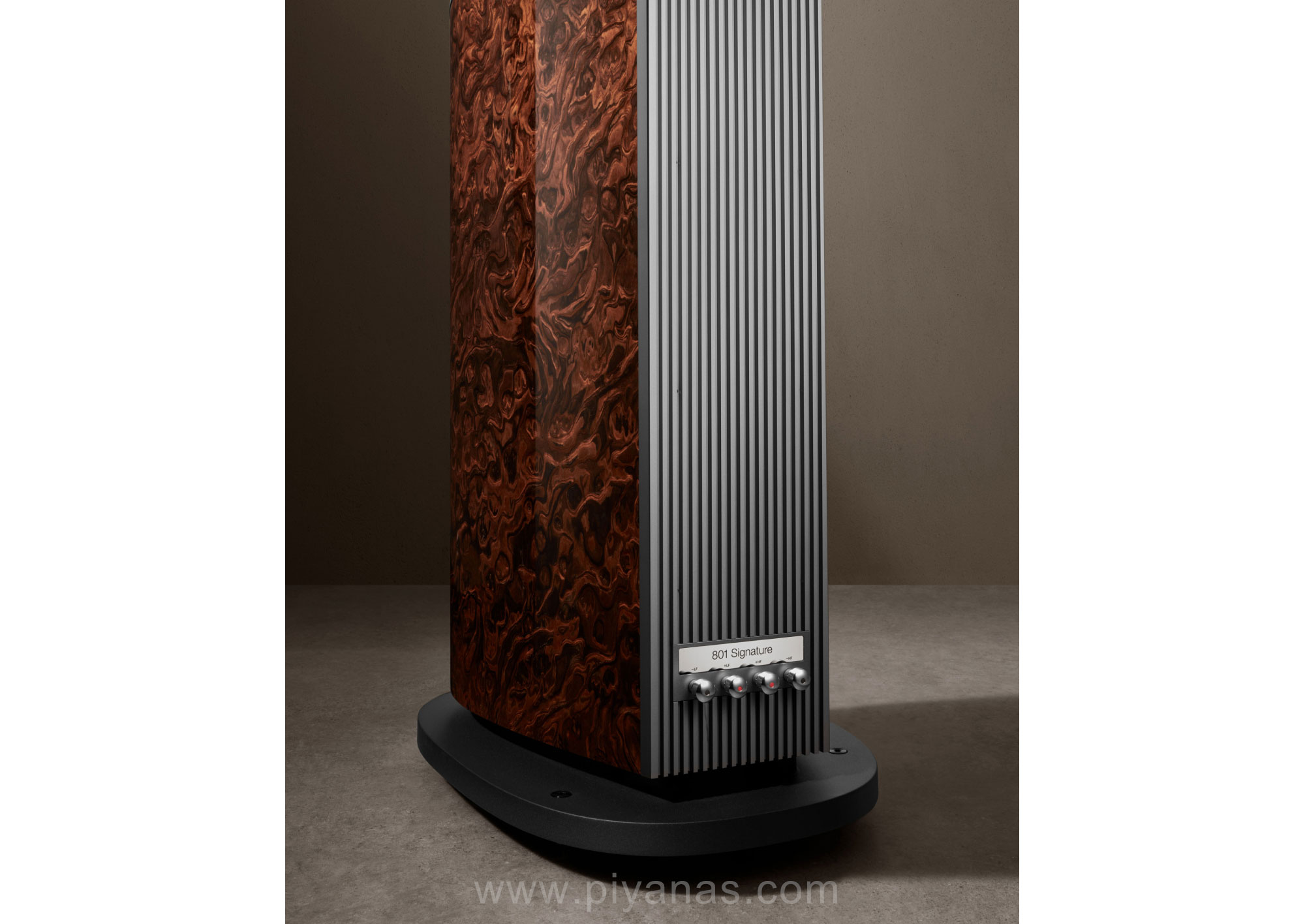 801 D4 Signature 
(California Burl Gloss)