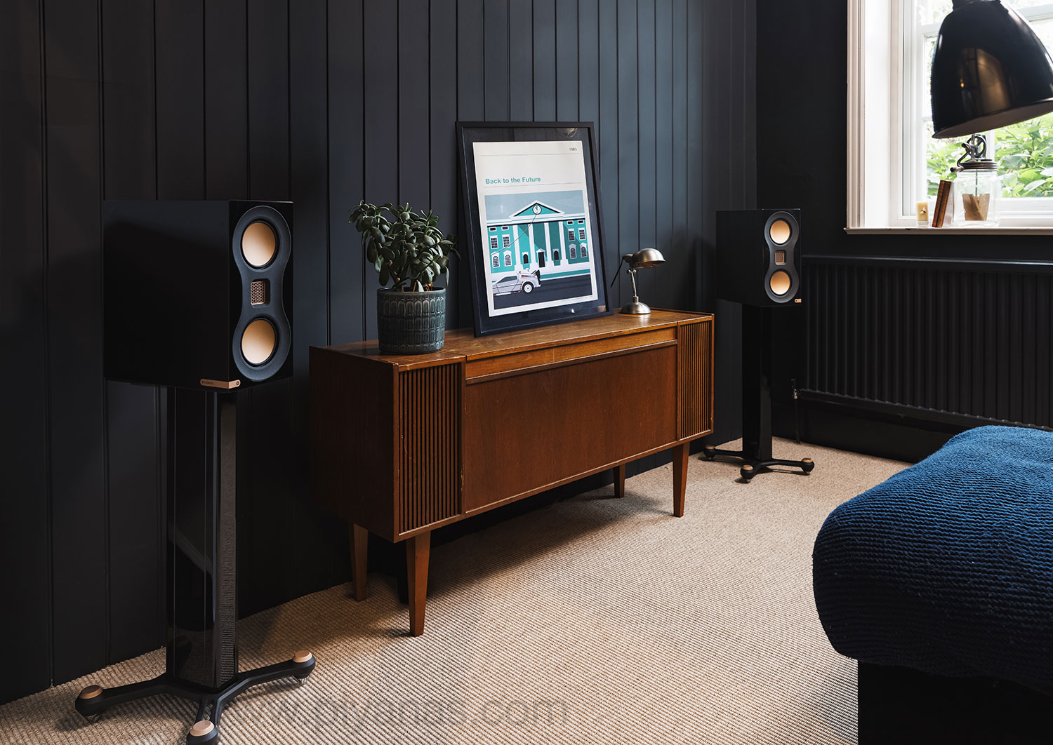 Studio-89 
(Highgloss Black)