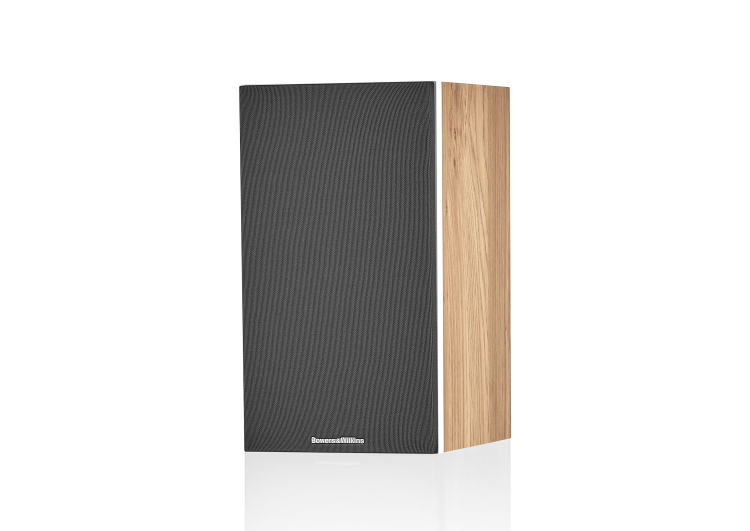 R-N600A (Silver) + B&W 607 S3 (Oak)
