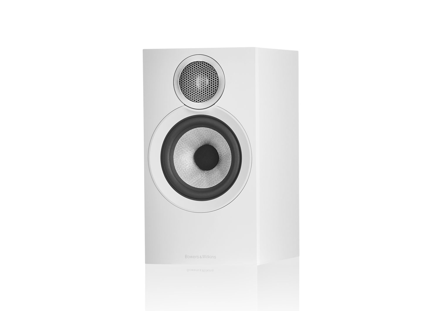 R-N600A (Silver) + B&W 607 S3 (White)

