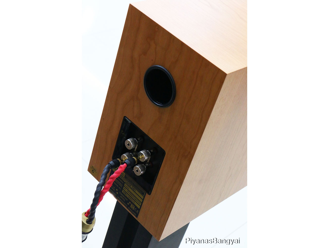 Response DB-1 (CHERRY)
NON-MAGNETIC GRILLS