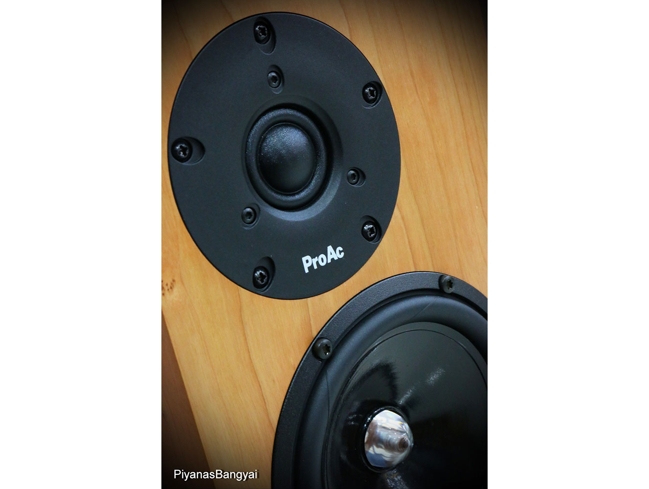 Response DB-1 (CHERRY)
NON-MAGNETIC GRILLS