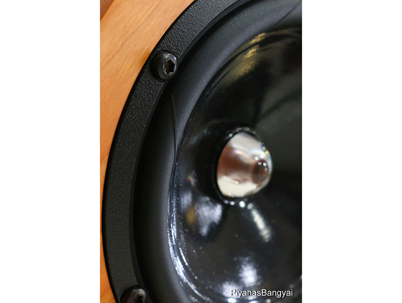 Response DB-1 (CHERRY)
NON-MAGNETIC GRILLS