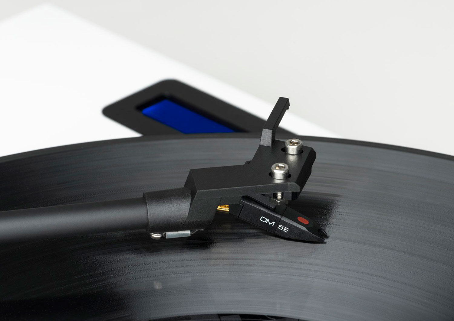 Jukebox E (พร้อมหัวเข็ม Ortofon รุ่น OM5E) (White)