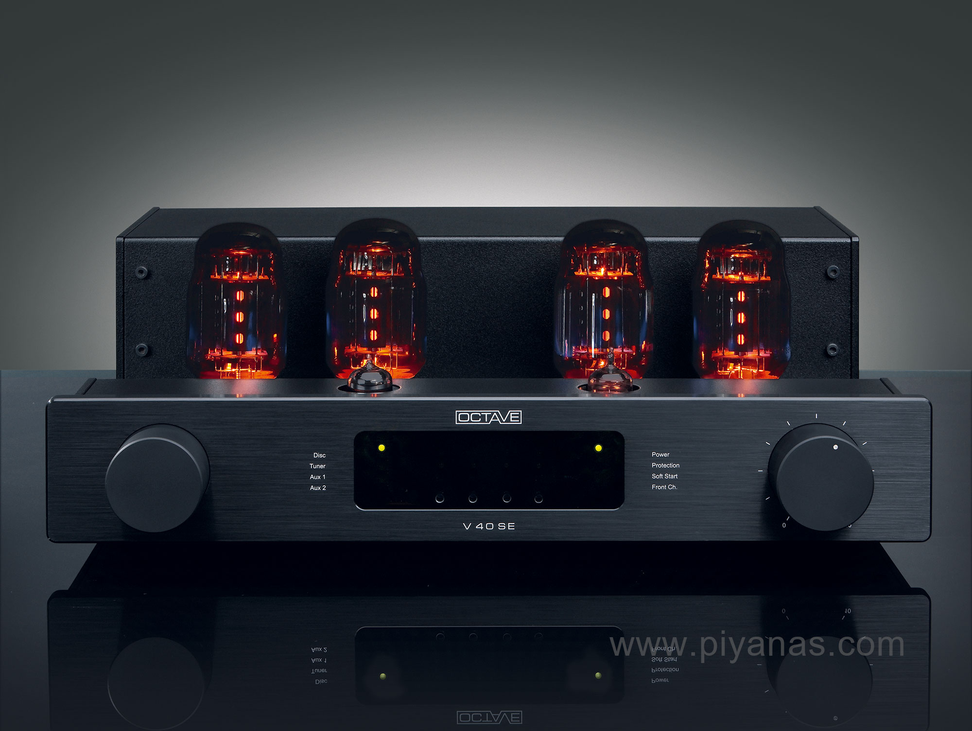 V 40 SE (Black) +
Response DB-1 (Cherry)