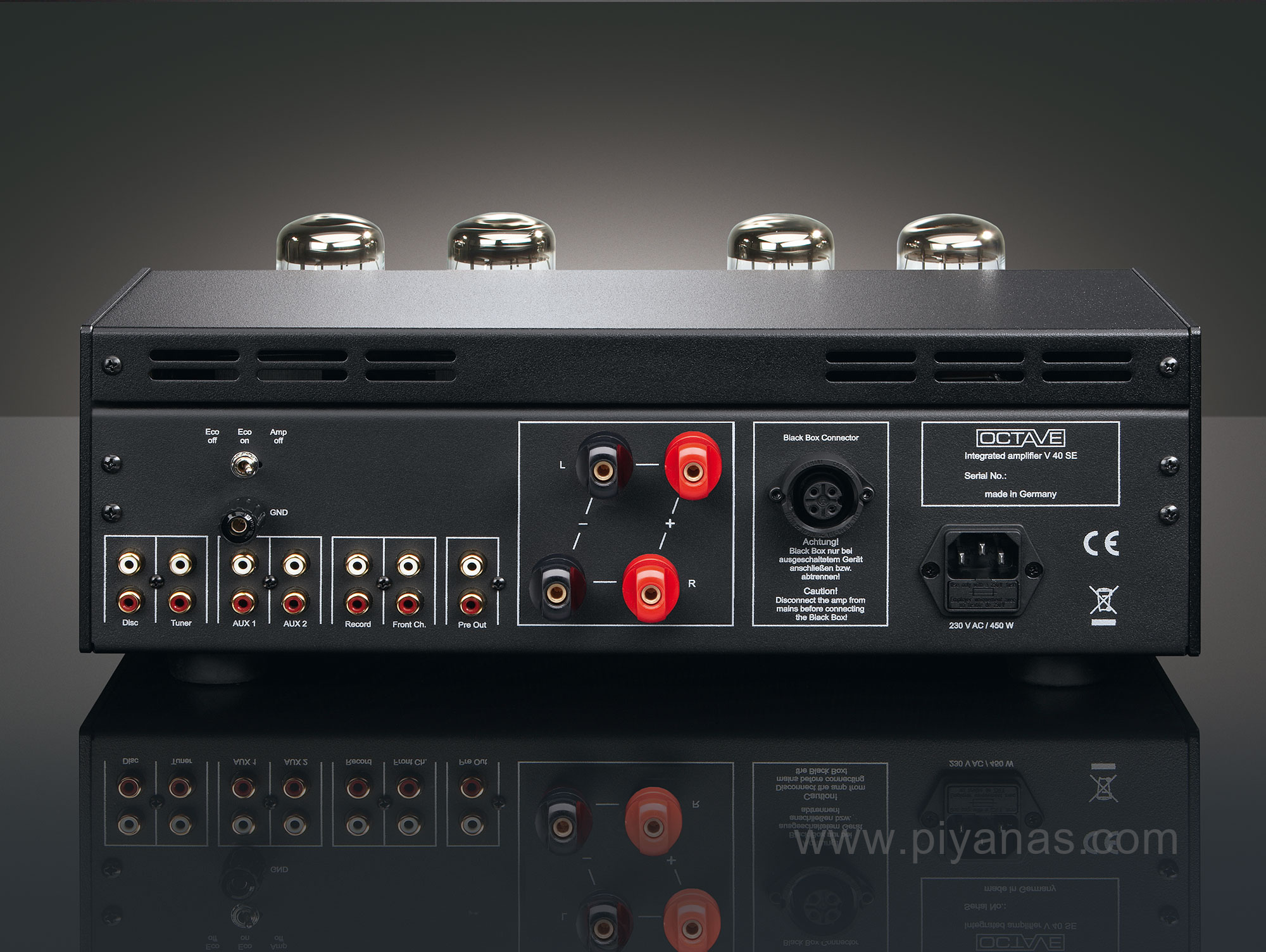 V 40 SE (Black) +
Response DB-1 (Cherry)