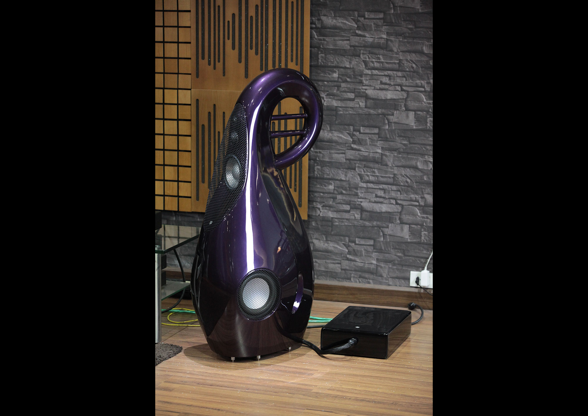 GIYA G3 S2 External Crossover (Gloss Monarch)